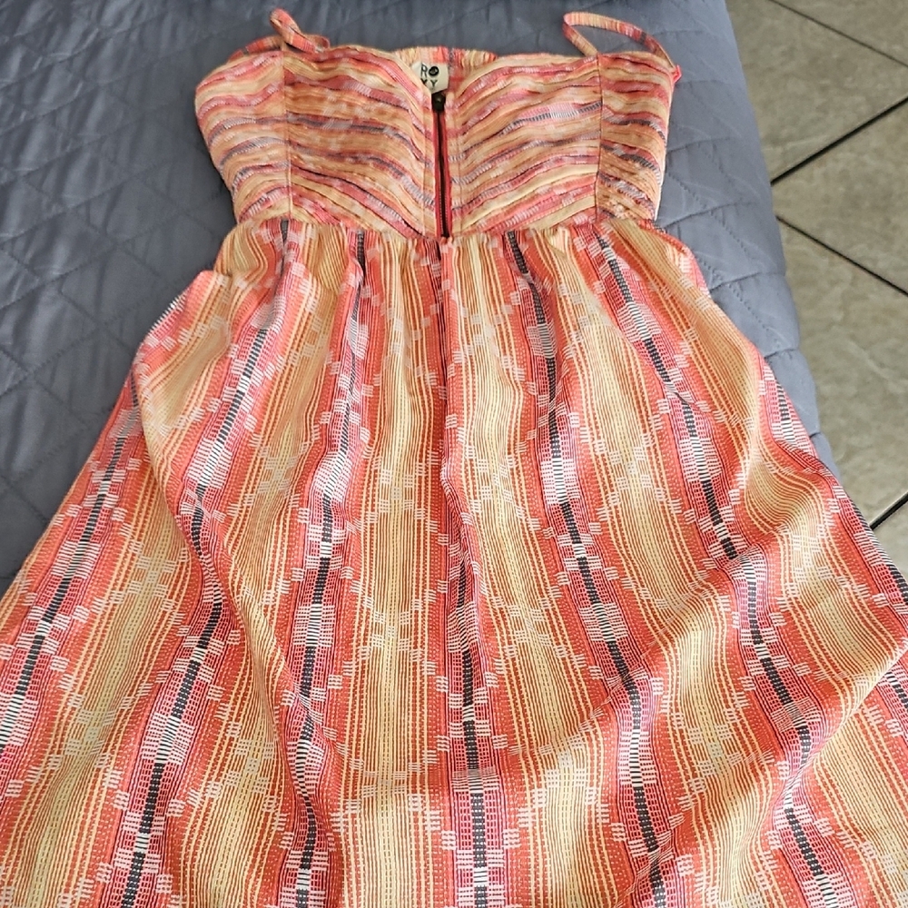 Roxy Strapless Dress with Pink and Yellow Pattern - Picture 5 of 7